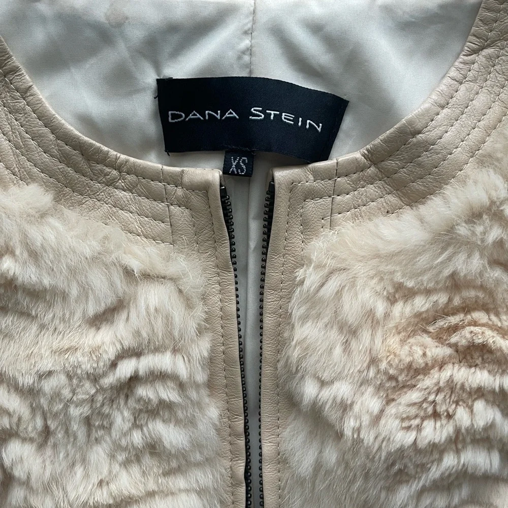 Dana Stein 100% Rabbit Fur &
Lambskin Jacket - Size XS - Picture 11 of 12